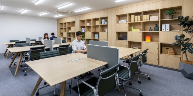 SPACES博多駅前 シェアオフィス(デスク単位契約/月額)