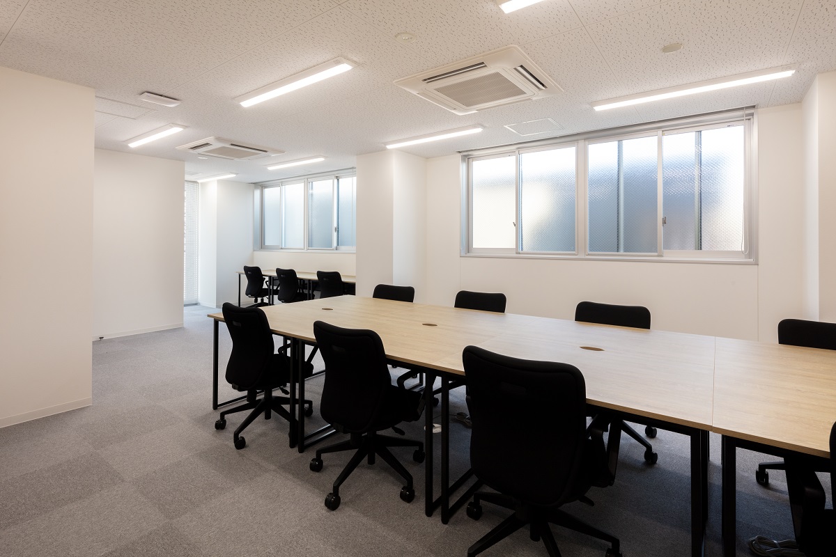オープンオフィス大宮駅西口のプライベートオフィス（個室レンタルオフィス）