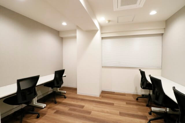 THE HUB 横浜桜木町 レンタルオフィス