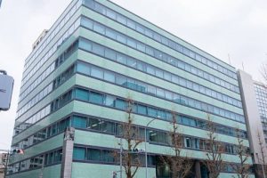 リージャス博多筑紫通り　建物外観（福岡県福岡市博多区博多駅南2丁目1-9 博多筑紫通りセンタービル 1F,3F）