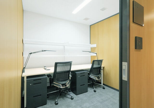 クロスオフィス新宿 レンタルオフィス