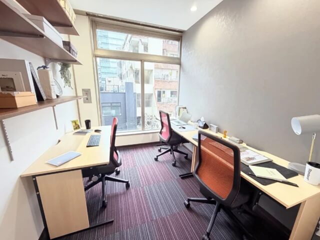 BIZcomfort大阪東梅田の室内