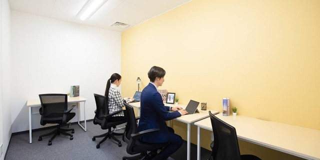 オープンオフィス西阪急梅田の室内
