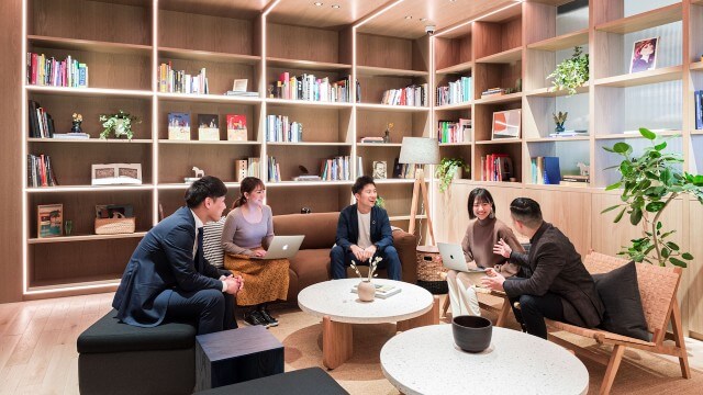 WeWork LINKS UMEDAの共用スペース